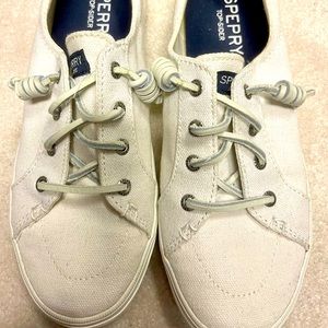 Sperry, sz 7.5, good condition, smoke and pet free home, white